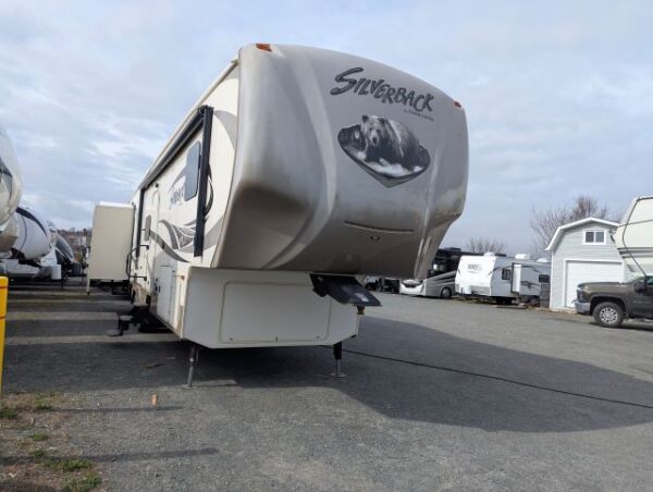 2015 Cedar Creek Silver Back Fifth Wheel (FS211554) (consignment)