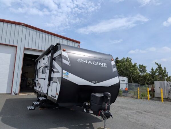 2022 Grand Design Imagine Travel Trailer (N3430107)
