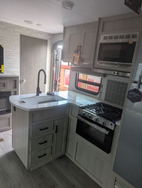 2026 Forest River Aurora Travel Trailer (TX037657) - Image 8