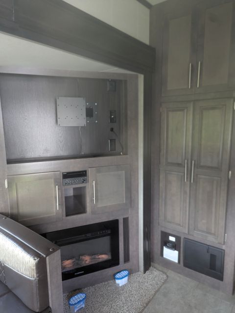 2019 Crossroads Cruiser Aire Fifth Wheel (K6320207) - Image 8