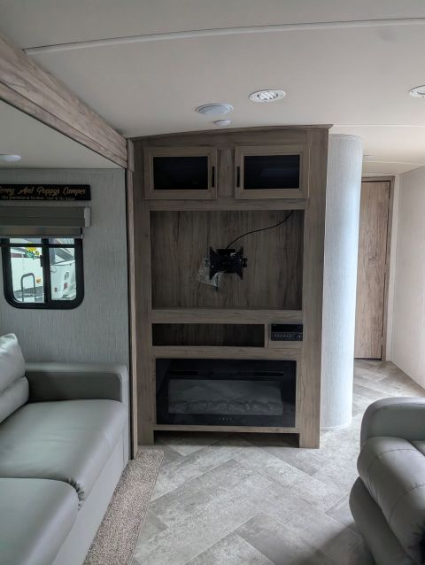 2022 Forest River Palomino Solaire Travel Trailer (NN057385) - Image 10