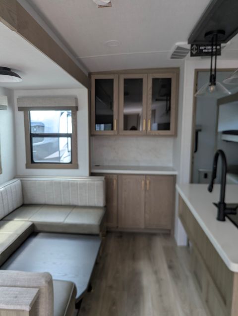 2027 Forest River Rockwood Signature Travel Trailer (V1911586) - Image 29