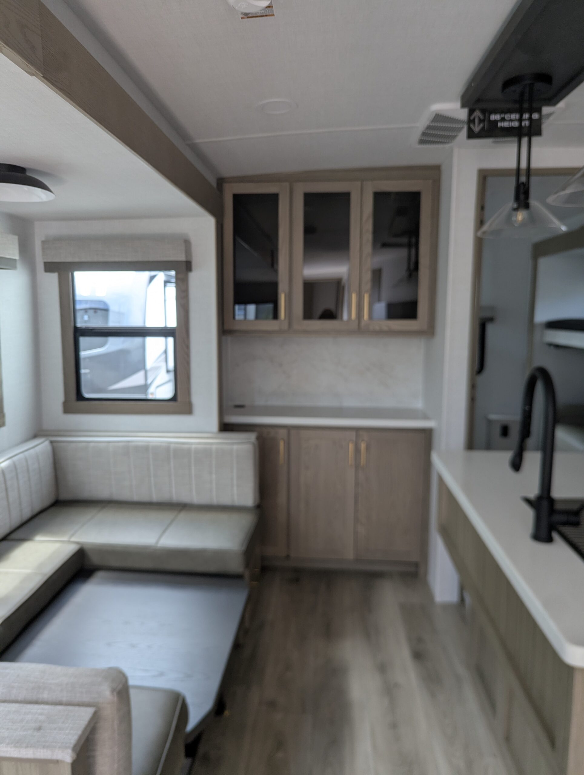 2027 Forest River Rockwood Signature Travel Trailer (V1911586) - Image 13